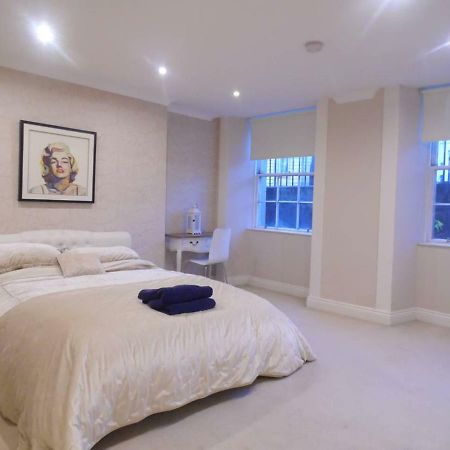West End -Stunning, 2 Bedroom, Main Door Flat With Private Parking Glasgow Eksteriør bilde