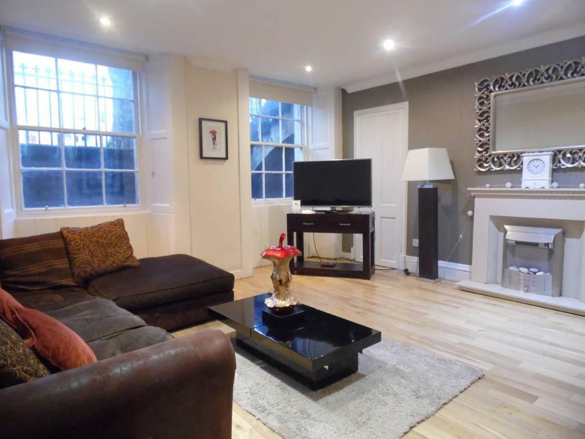 West End -Stunning, 2 Bedroom, Main Door Flat With Private Parking Glasgow Eksteriør bilde